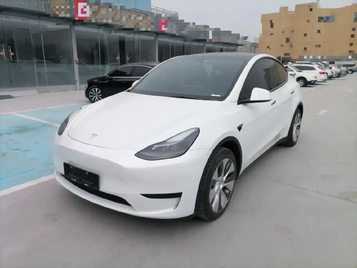2022 Tesla Model Y BEV 60KWH