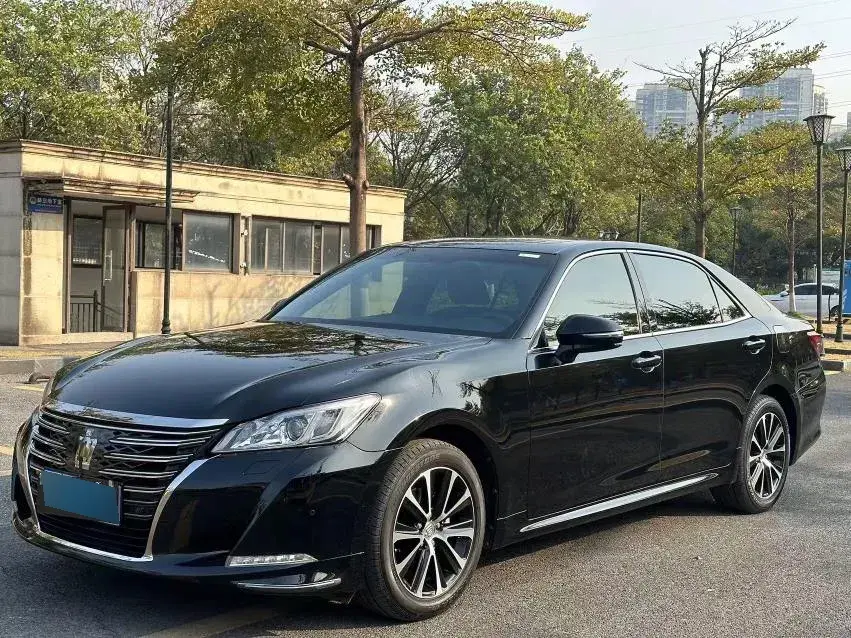 2018 Toyota Crown 2.0T 235HP L4 8AT