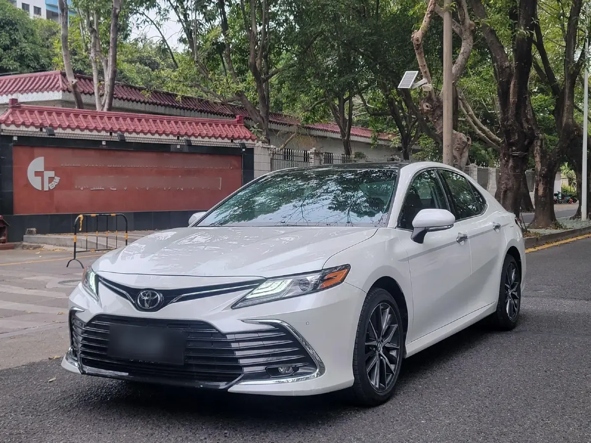 2021 Toyota Camry 2.5L 209HP L4 8AT