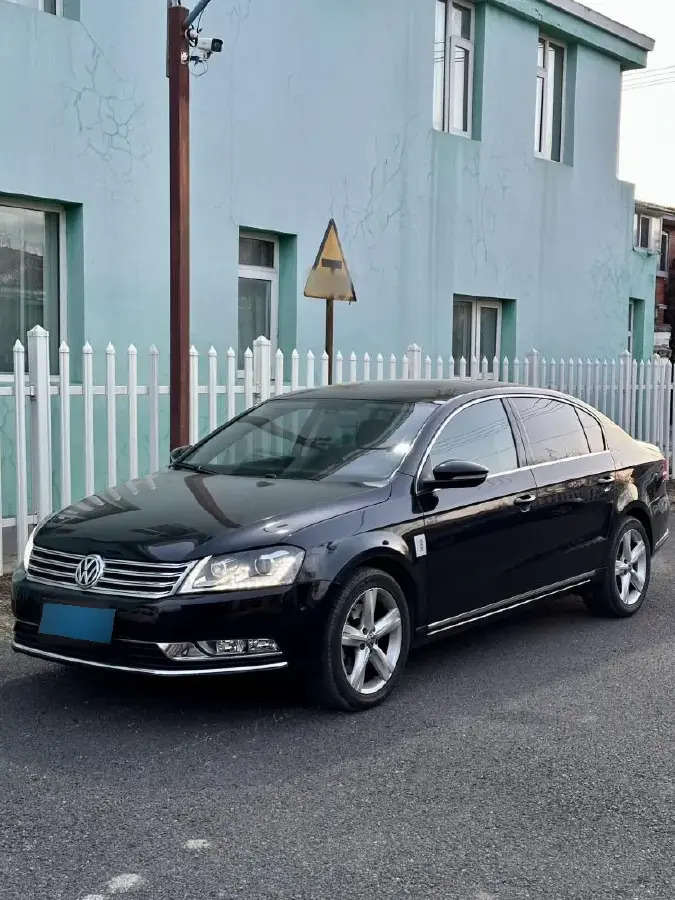2013 Volkswagen Magotan 2.0T 200HP L4 6DCT