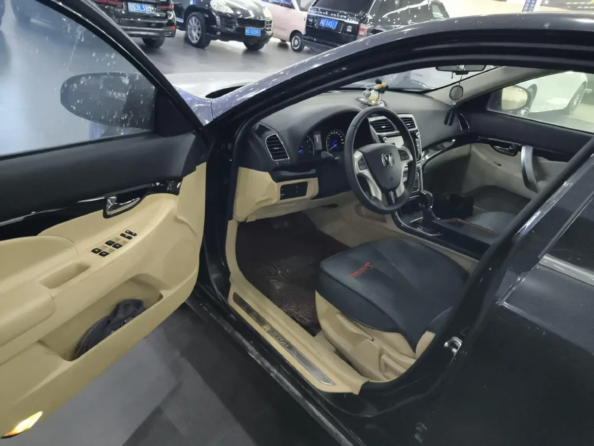 2017 ChangAn Raeton 1.5T 170HP L4 6AT,autocango,china used car exporter,china ev exporter,chinese used car exporter,chinese used ev exporter