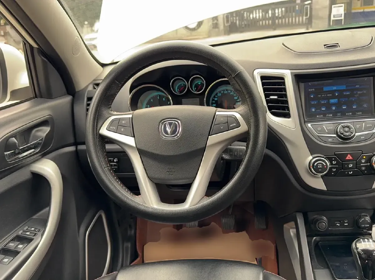 2015 ChangAn CS35 1.6L 125HP L4 5MT,autocango,china used car exporter,china ev exporter,chinese used car exporter,chinese used ev exporter