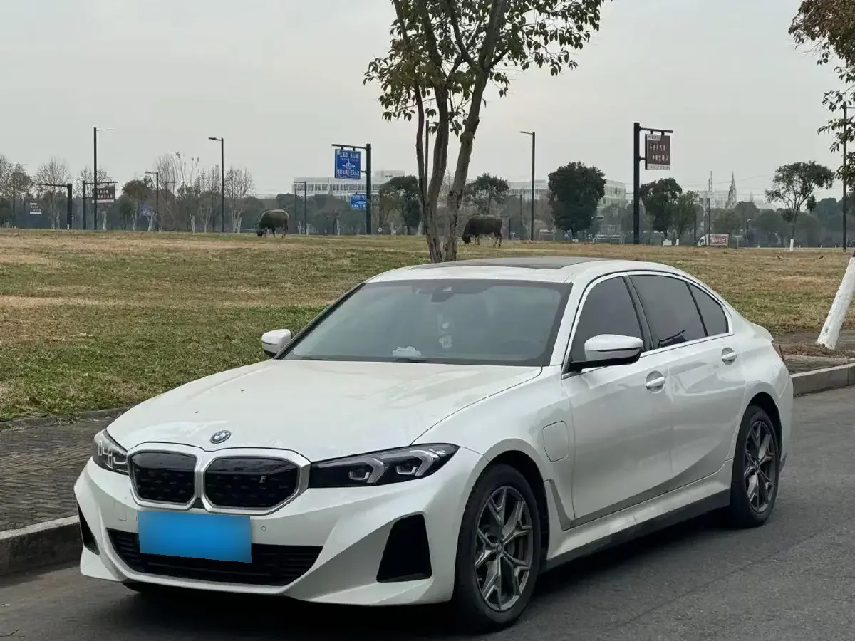 2022 BMW i3 BEV 70KWH