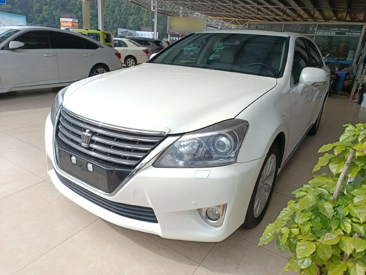 2012 Toyota Crown 2.5L 193HP V6 6AT