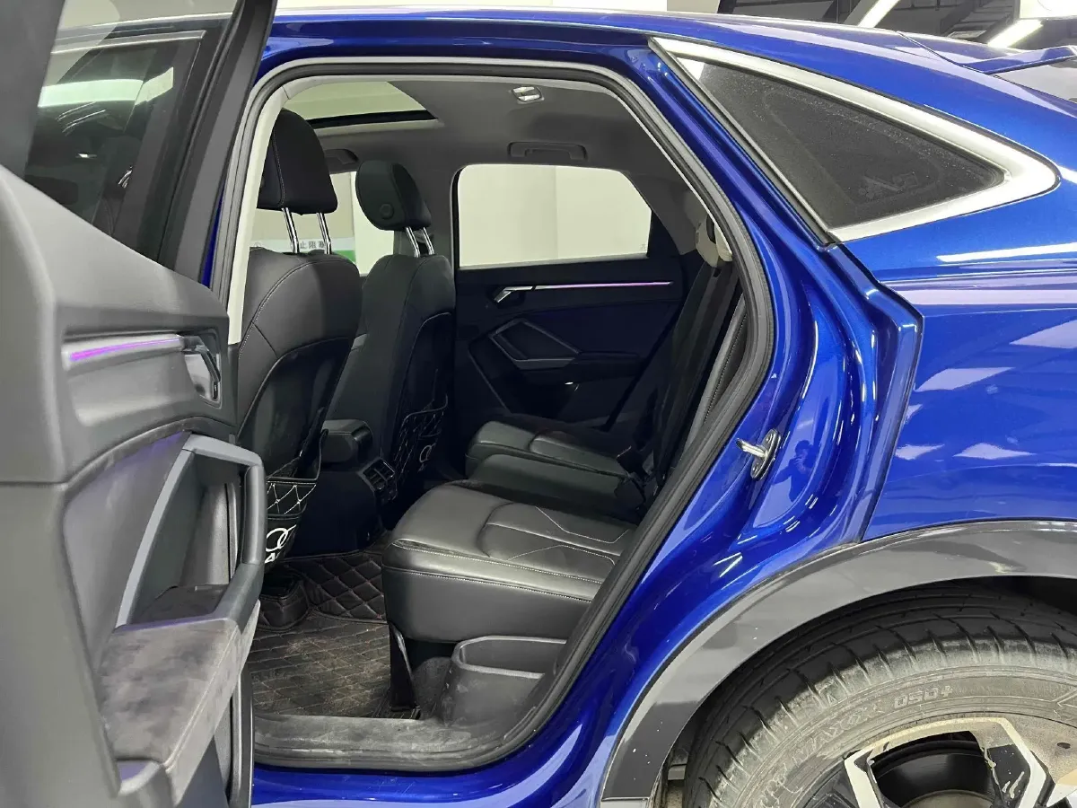 2020 Audi Q3 Sportback 2.0T 220HP L4 7DCT,autocango,china used car exporter,china ev exporter,chinese used car exporter,chinese used ev exporter