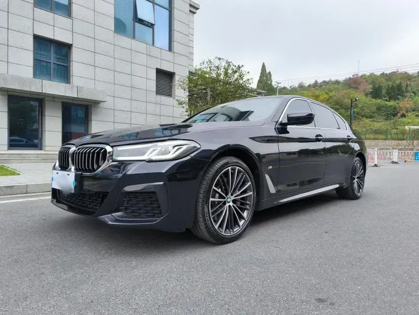 2023 BMW 5 Series 2.0T 245HP L4 8AT