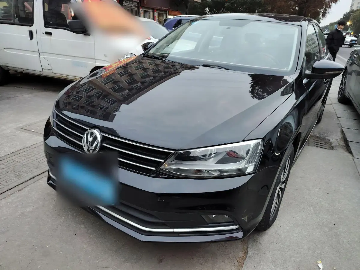 2017 Volkswagen Sagitar 1.6L 110HP L4 5MT