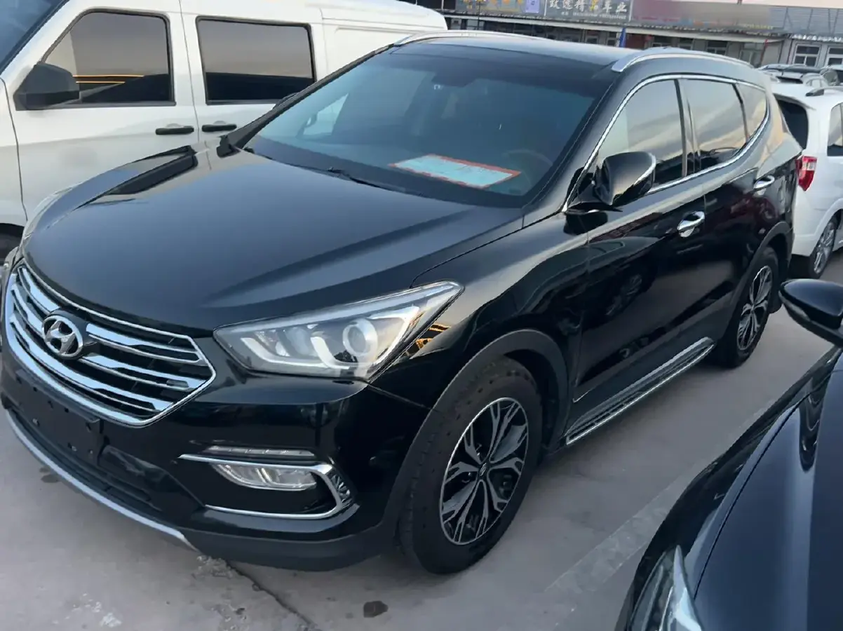 2017 Hyundai Santafe 2.0T 245HP L4 6AT