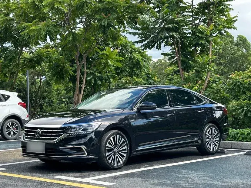 2021 Volkswagen Passat 2.0T 186HP L4 7DCT