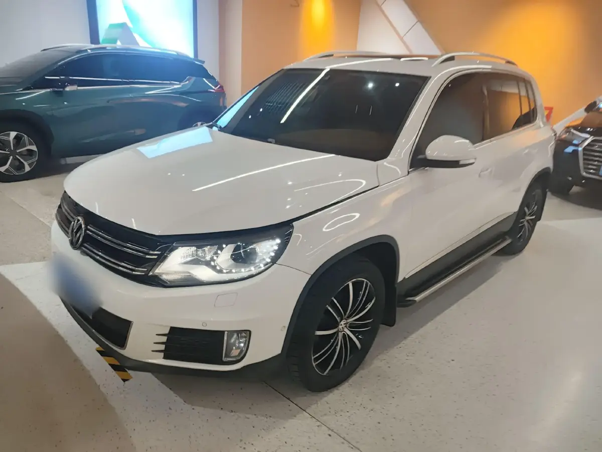 2015 Volkswagen Tiguan 2.0T 200HP L4 6AT