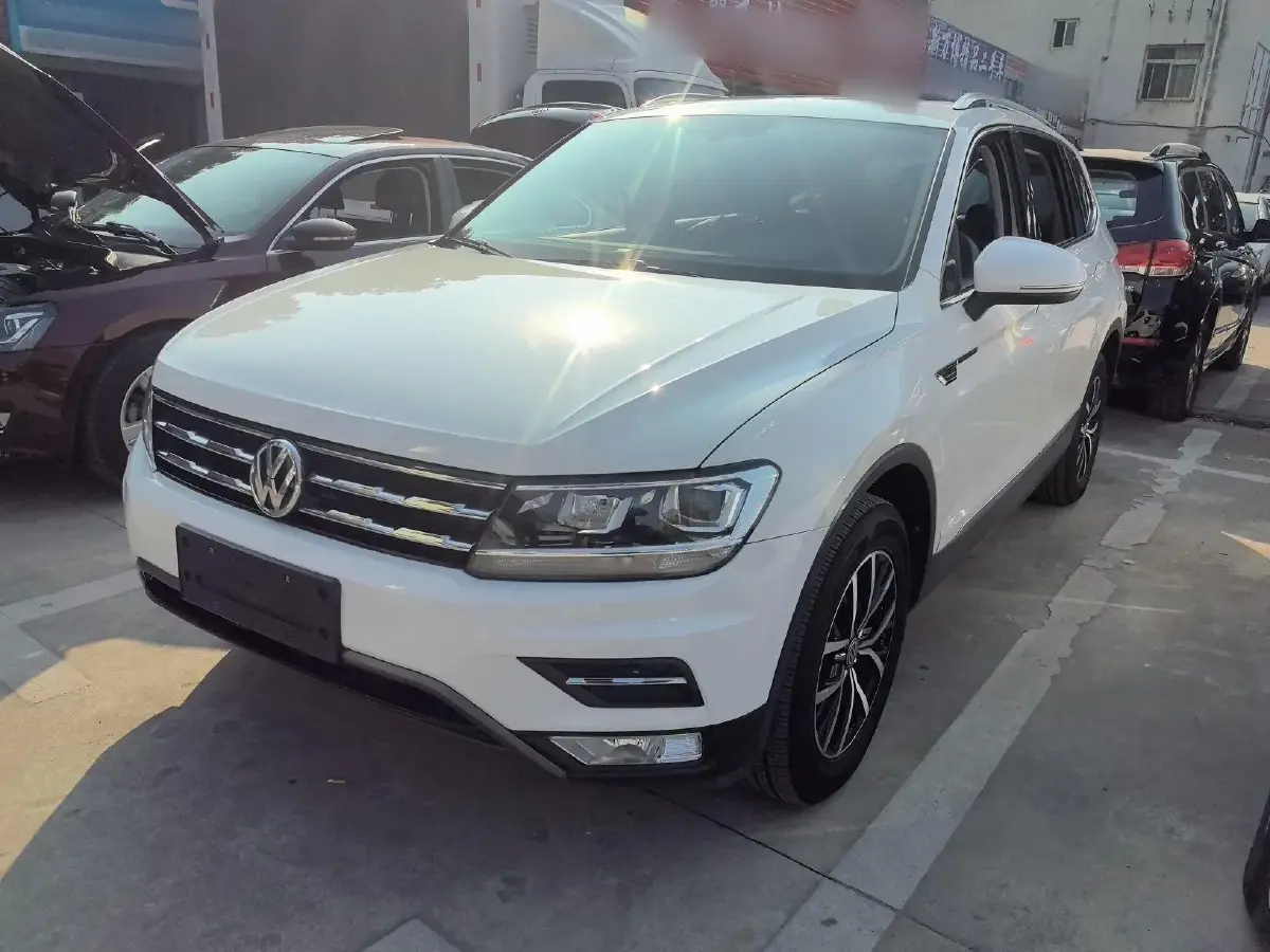 2018 Volkswagen Tiguan L 2.0T 186HP L4 7DCT