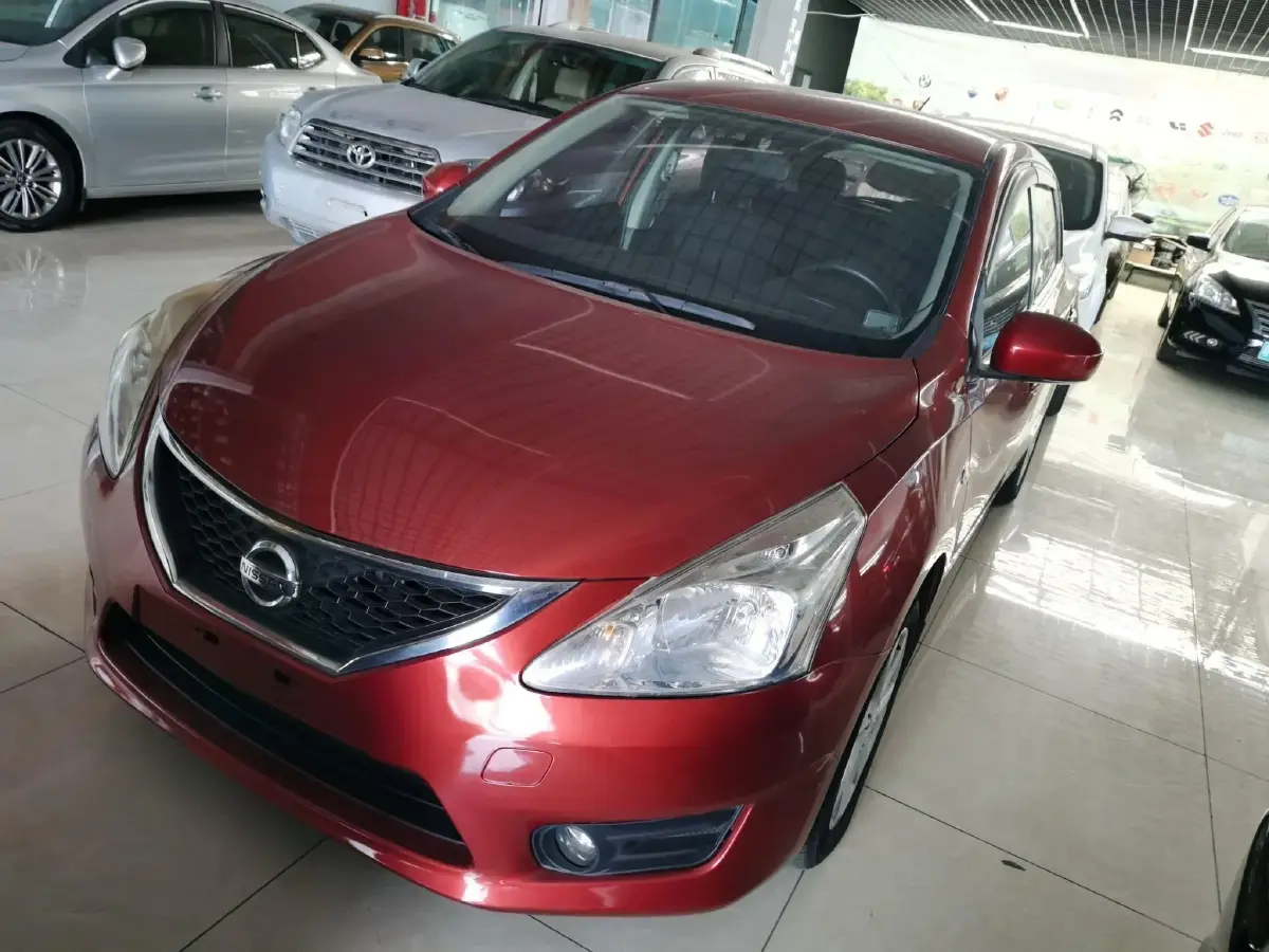 2014 Nissan Tiida 1.6L 126HP L4 CVT