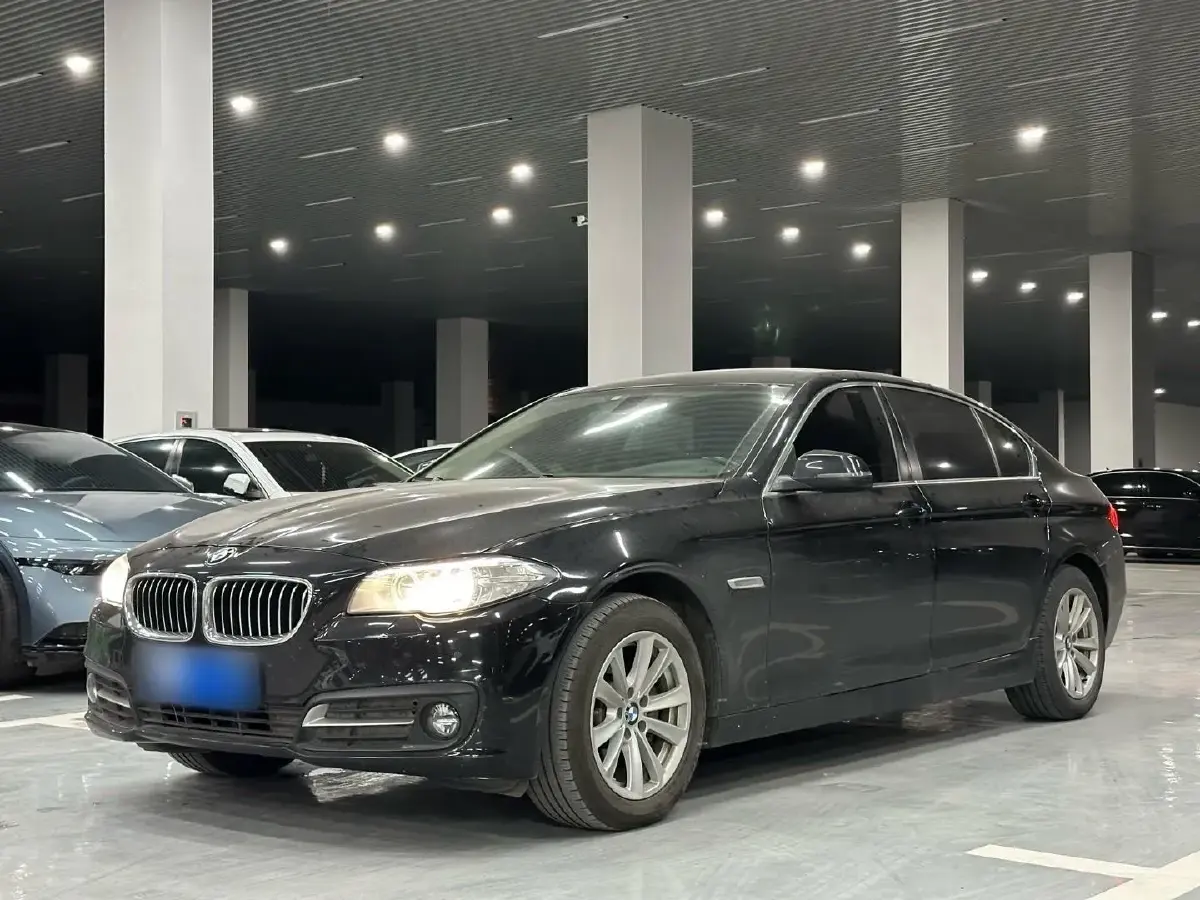 2017 BMW 5 Series 2.0T 184HP L4 8AT