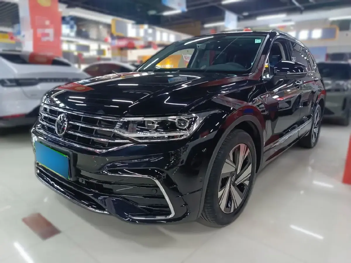 2023 Volkswagen Tiguan L 2.0T 220HP L4 7DCT