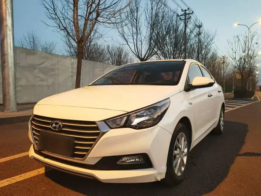2016 Hyundai Verna 1.4L 100HP L4 6AT