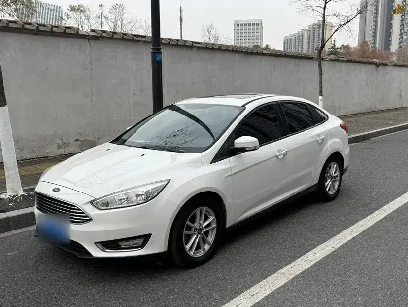 2015 Ford Focus 1.0T 125HP L3 6AT