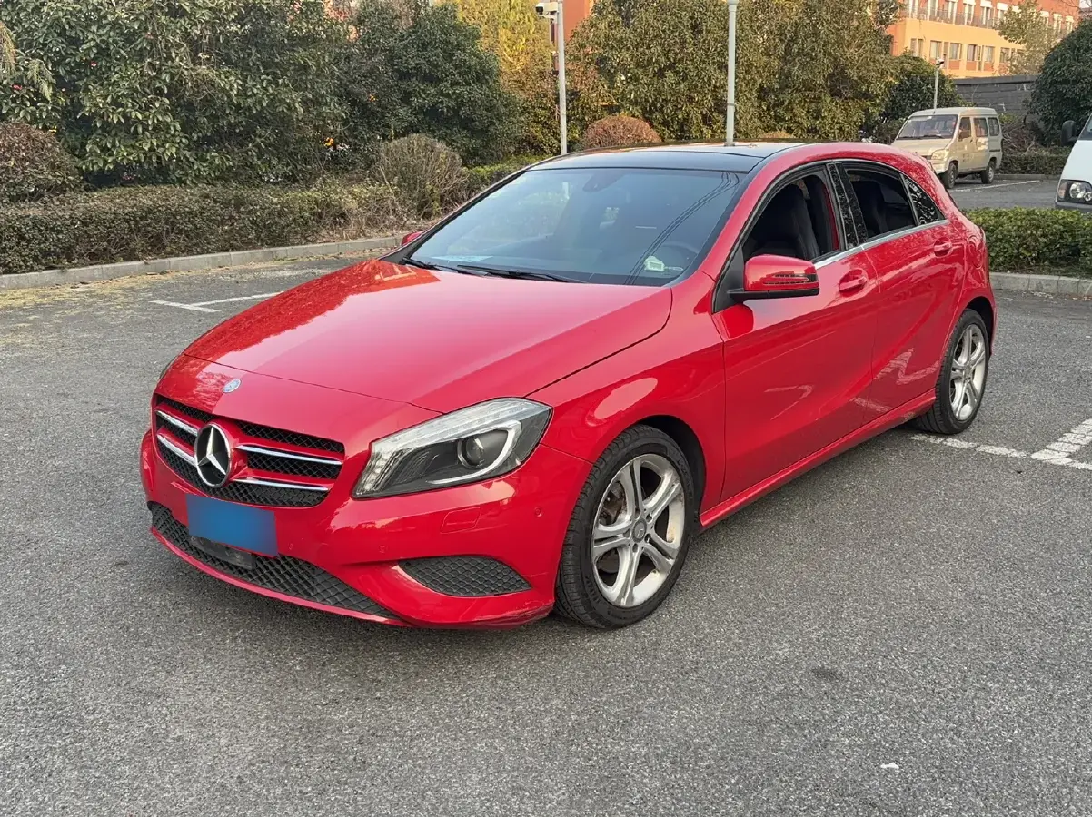 2015 Mercedes-Benz A Class 1.6T 122HP L4 7DCT