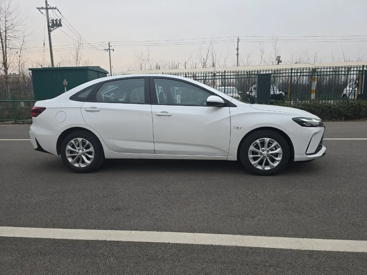 2024 Chevrolet Monza 1.5L 113HP L4 6DCT,autocango,china used car exporter,china ev exporter,chinese used car exporter,chinese used ev exporter