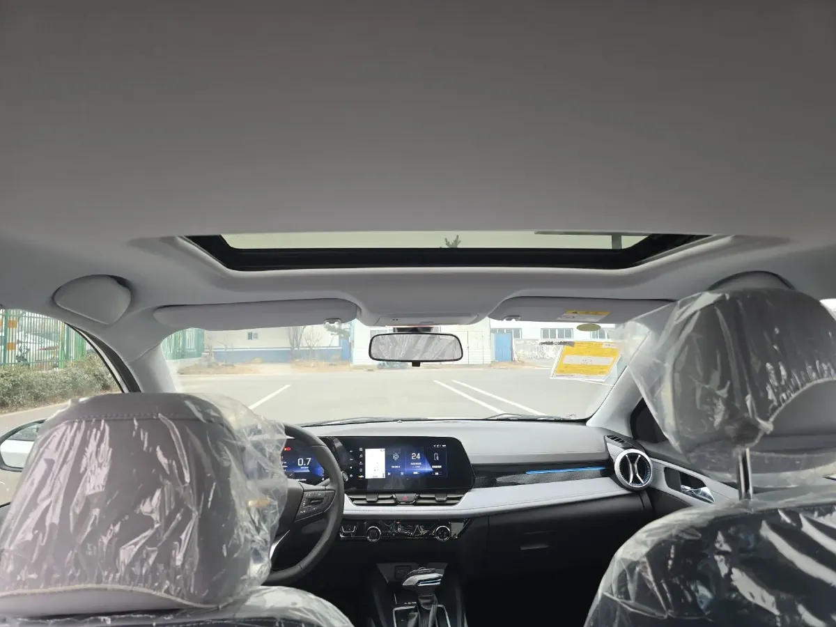 2024 Chevrolet Monza 1.5L 113HP L4 6DCT,autocango,china used car exporter,china ev exporter,chinese used car exporter,chinese used ev exporter