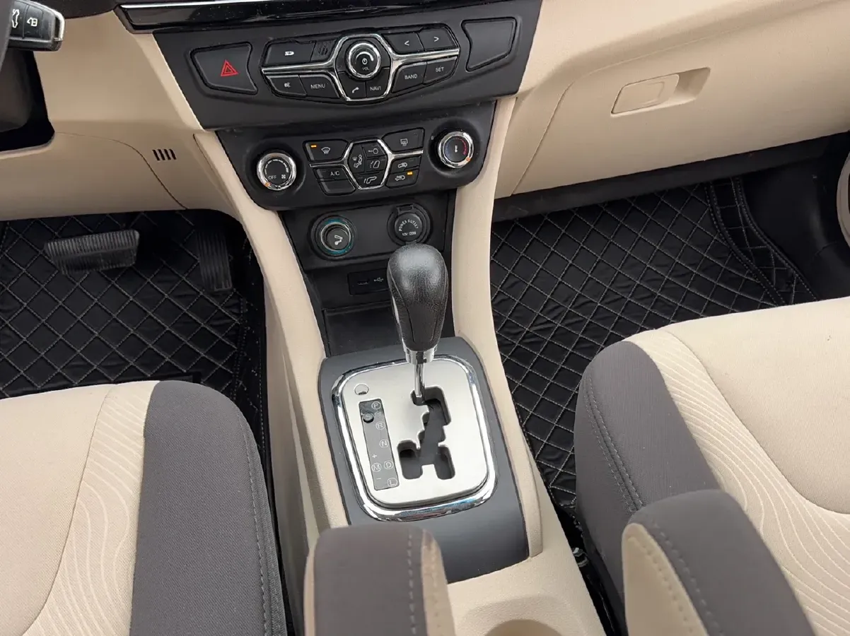 2015 Chery Arrizo M7 2.0L 139HP L4 CVT,autocango,china used car exporter,china ev exporter,chinese used car exporter,chinese used ev exporter