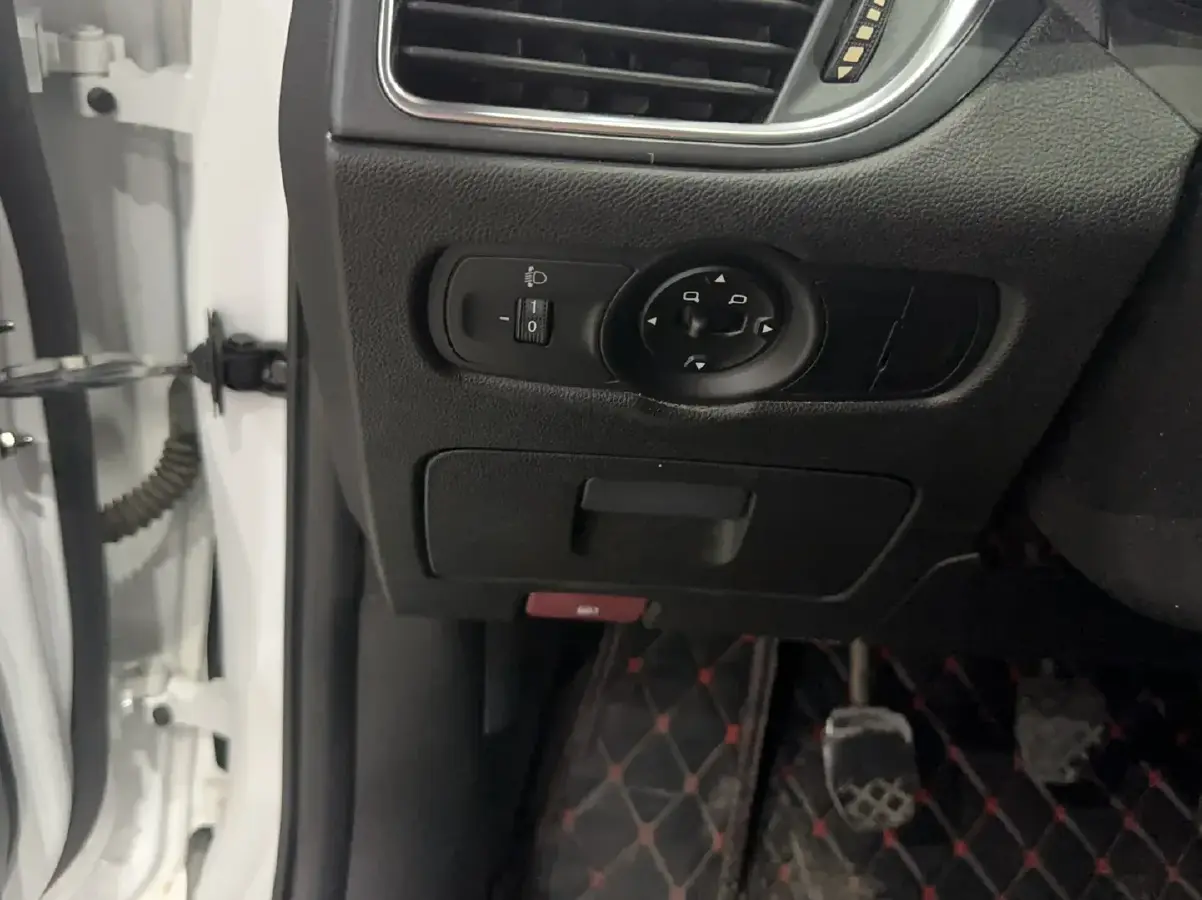 2017 Chery Arrizo 5 1.5L 116HP L4 5MT,autocango,china used car exporter,china ev exporter,chinese used car exporter,chinese used ev exporter