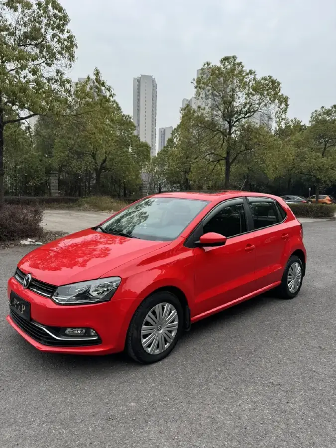 2016 Volkswagen Polo 1.6L 110HP L4 6AT
