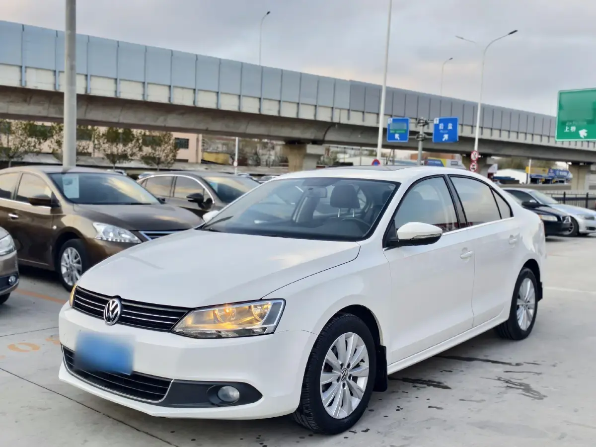 2014 Volkswagen Sagitar 1.6L 105HP L4 6AT