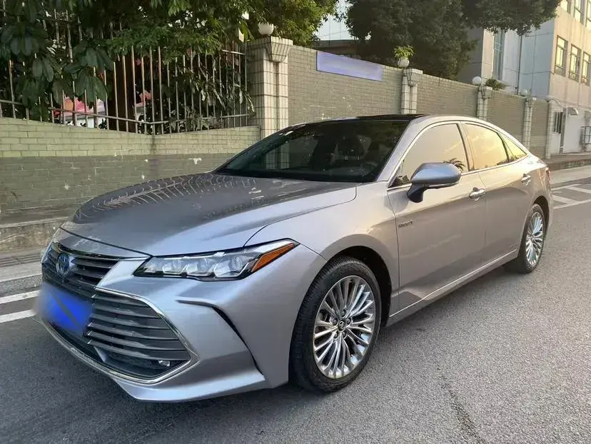 2019 Toyota Avalon 2.5L 178HP L4 E-CVT Hybrid