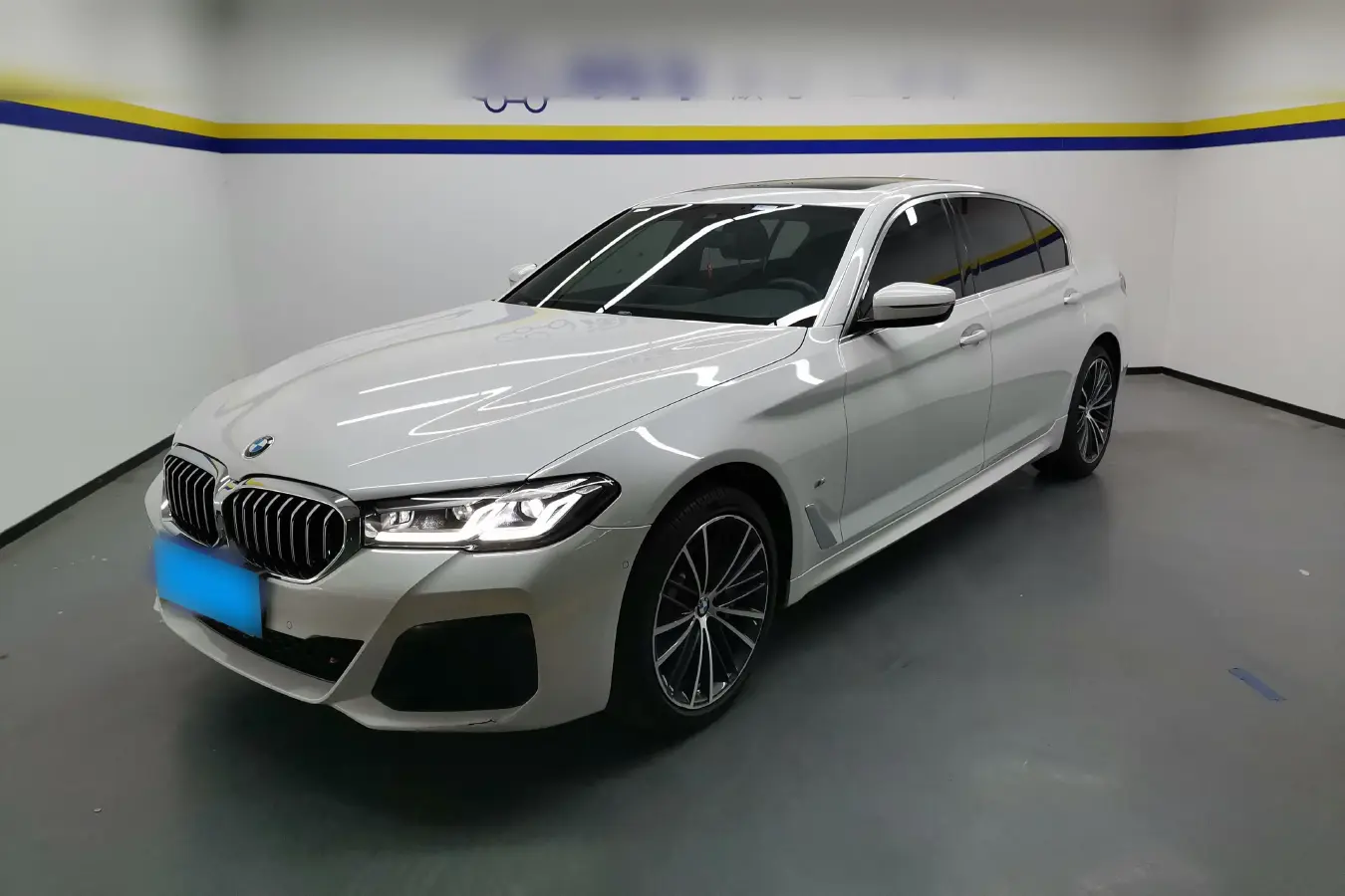 2023 BMW 5 Series 2.0T 245HP L4 8AT