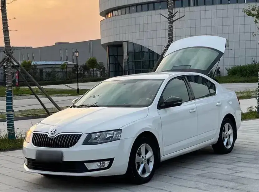 2014 Skoda Octavia 1.6L 105HP L4 6AT