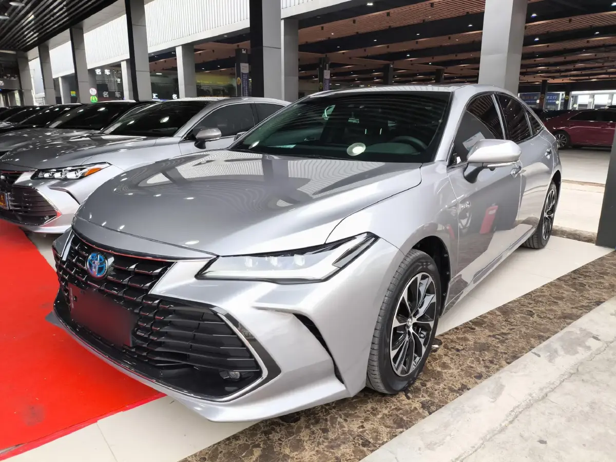 2022 Toyota Avalon 2.5L 178HP L4 E-CVT Hybrid