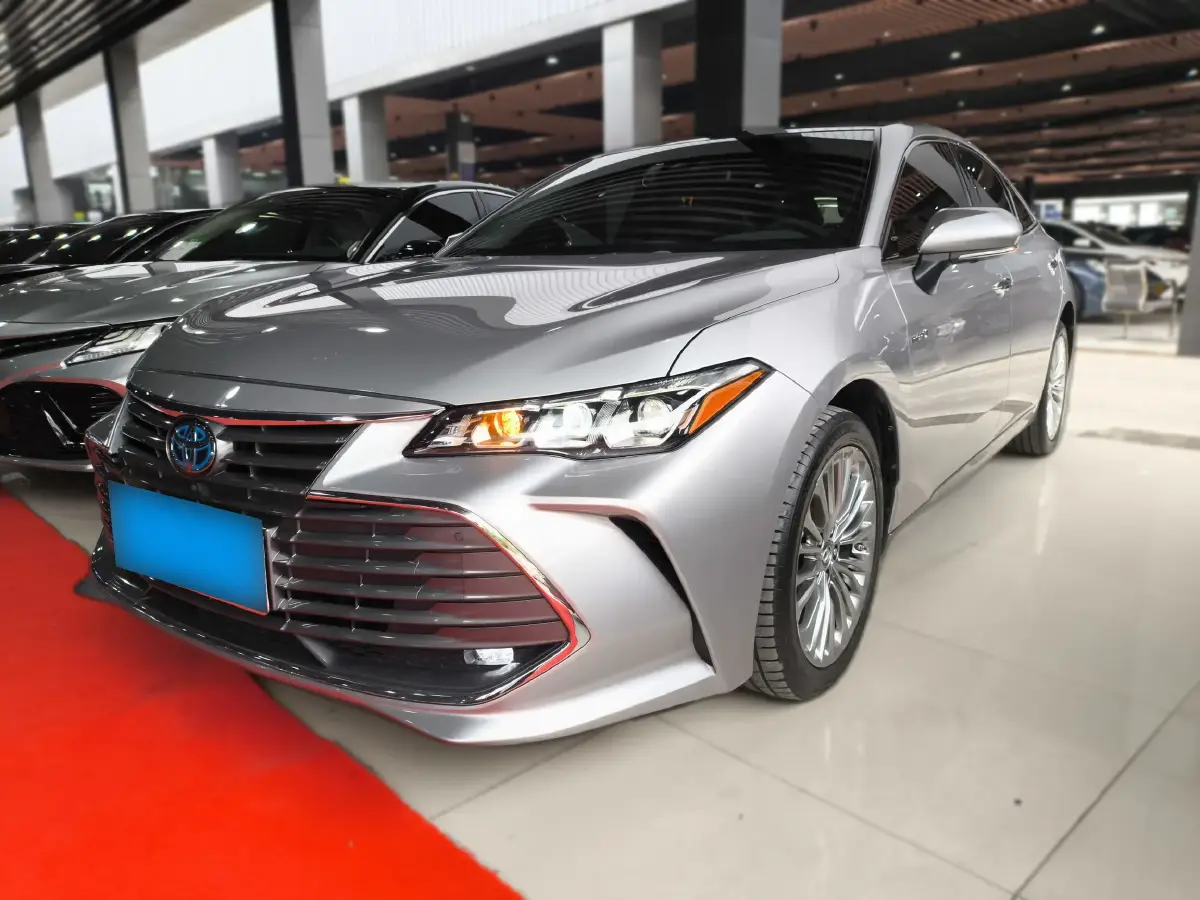 2019 Toyota Avalon 2.5L 178HP L4 E-CVT Hybrid