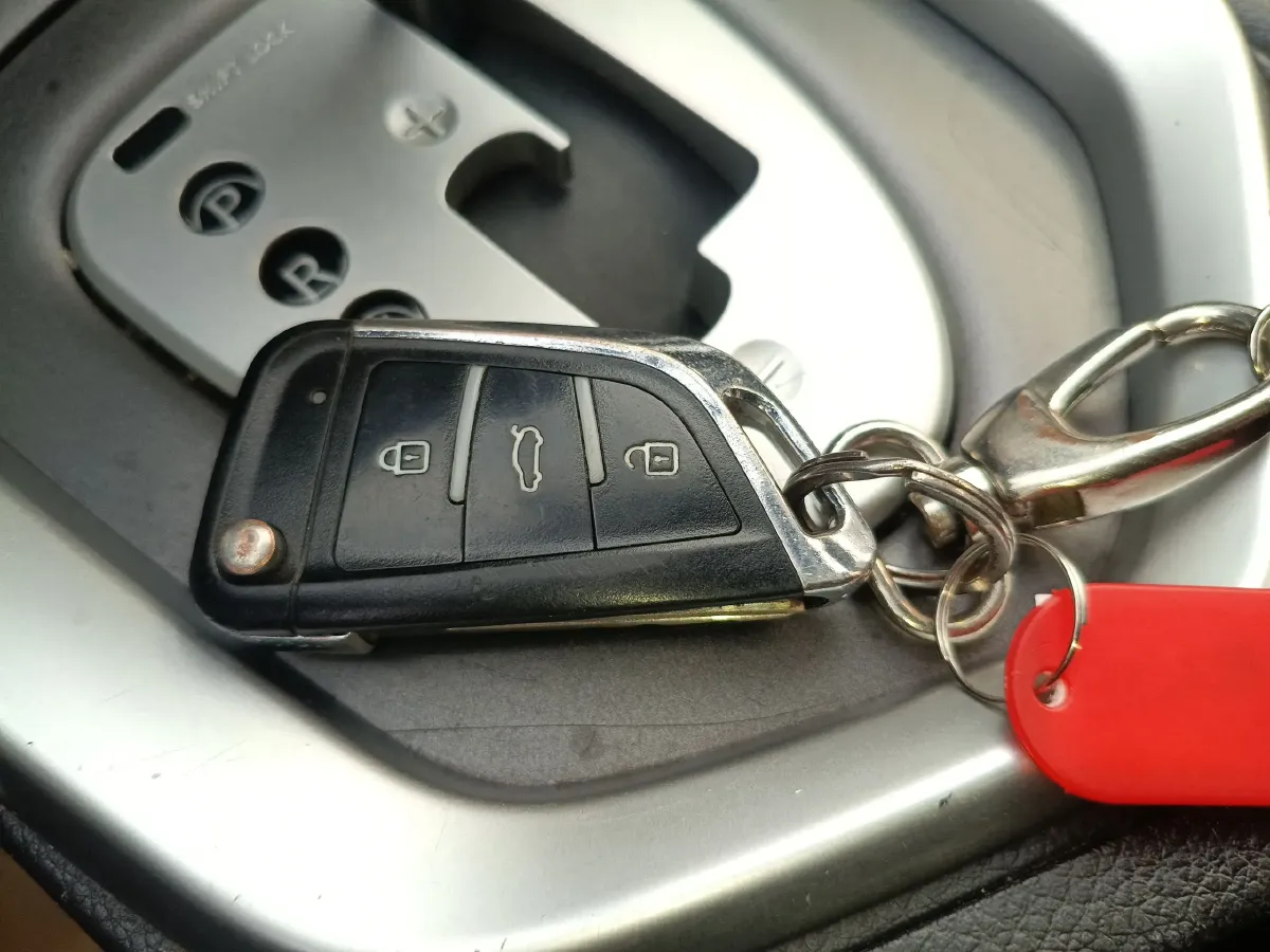 2015 Venucia T70 2.0L 144HP L4 CVT,autocango,china used car exporter,china ev exporter,chinese used car exporter,chinese used ev exporter