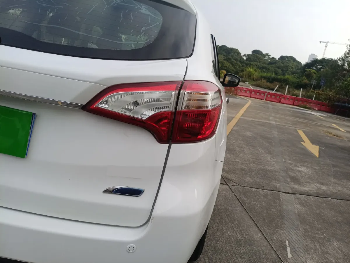 2015 Venucia T70 2.0L 144HP L4 CVT,autocango,china used car exporter,china ev exporter,chinese used car exporter,chinese used ev exporter