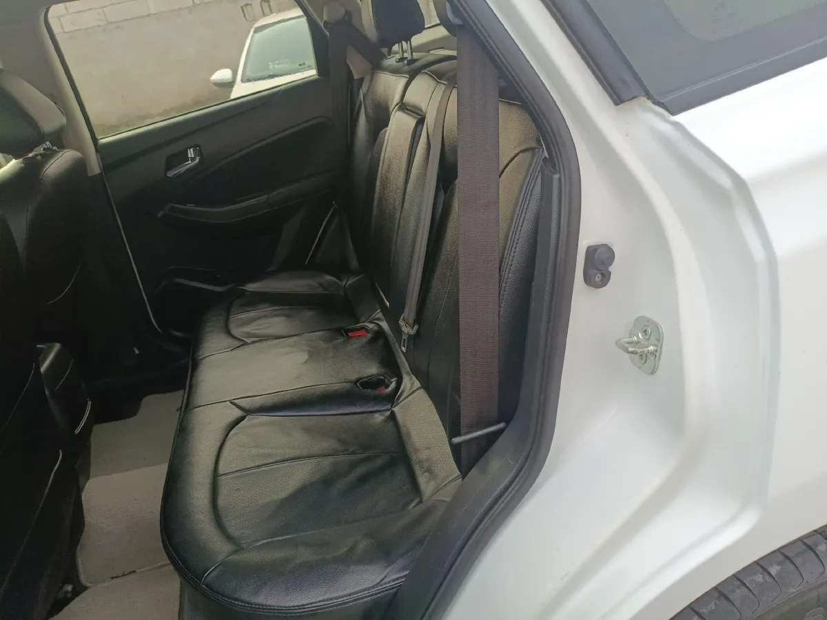 2015 Venucia T70 2.0L 144HP L4 CVT,autocango,china used car exporter,china ev exporter,chinese used car exporter,chinese used ev exporter