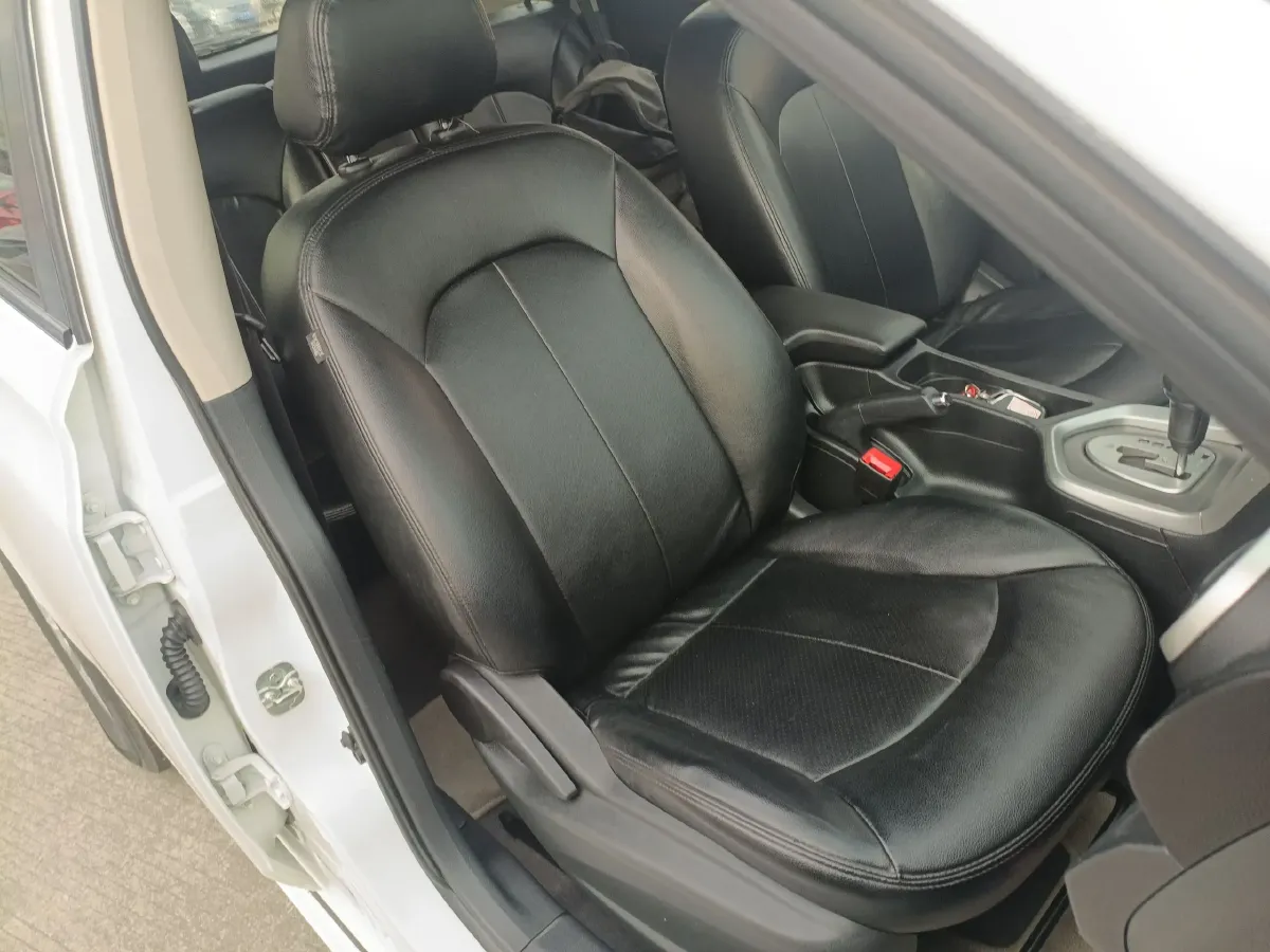 2015 Venucia T70 2.0L 144HP L4 CVT,autocango,china used car exporter,china ev exporter,chinese used car exporter,chinese used ev exporter