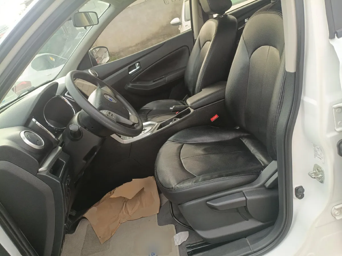 2015 Venucia T70 2.0L 144HP L4 CVT,autocango,china used car exporter,china ev exporter,chinese used car exporter,chinese used ev exporter