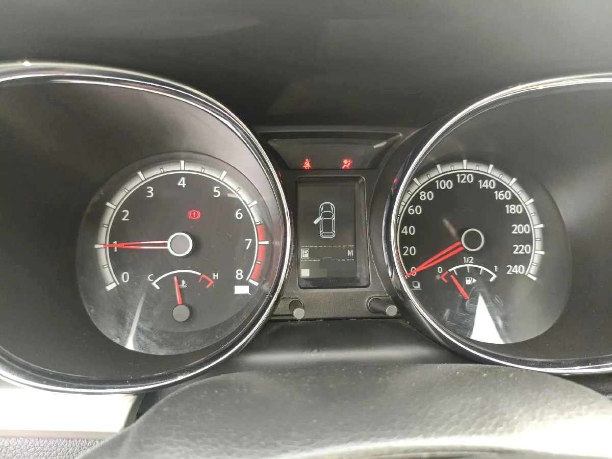 2015 Venucia T70 2.0L 144HP L4 CVT,autocango,china used car exporter,china ev exporter,chinese used car exporter,chinese used ev exporter