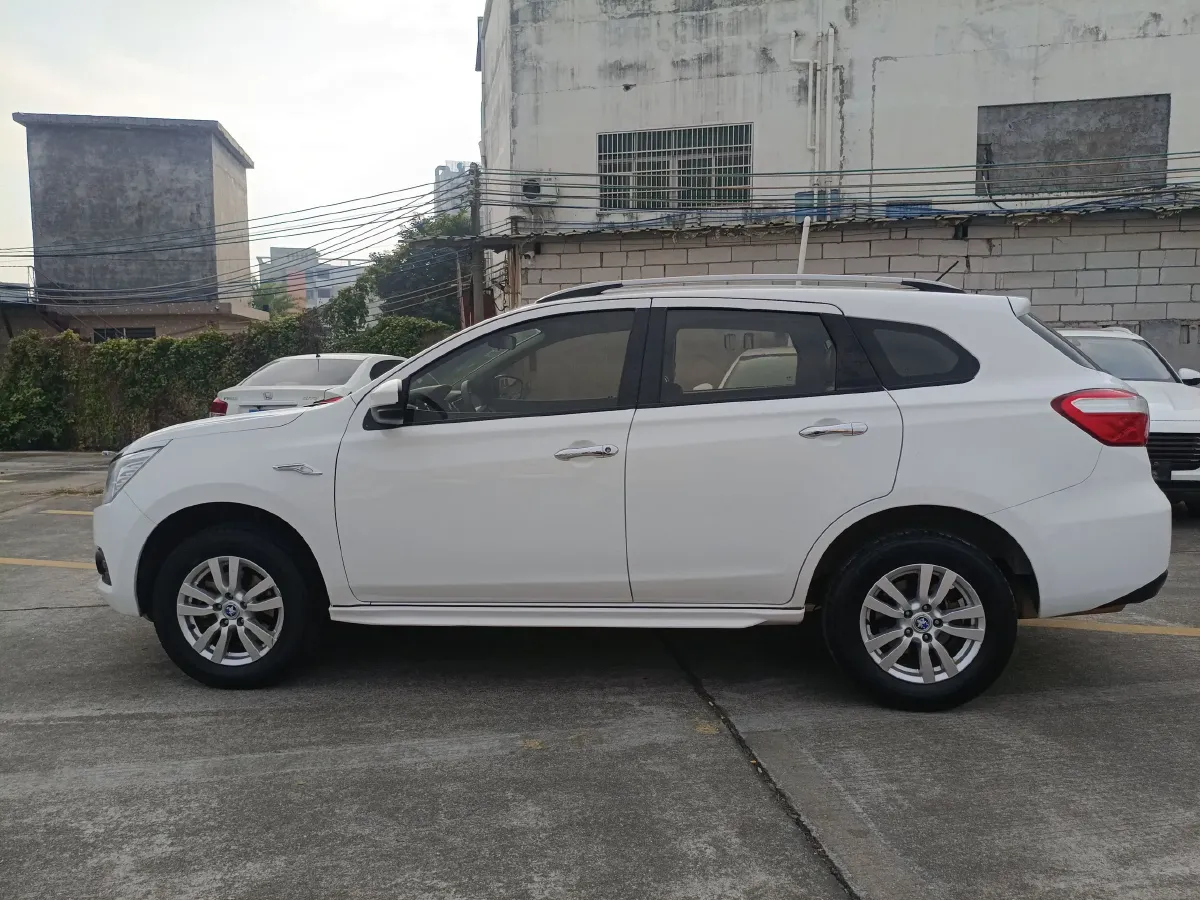 2015 Venucia T70 2.0L 144HP L4 CVT,autocango,china used car exporter,china ev exporter,chinese used car exporter,chinese used ev exporter