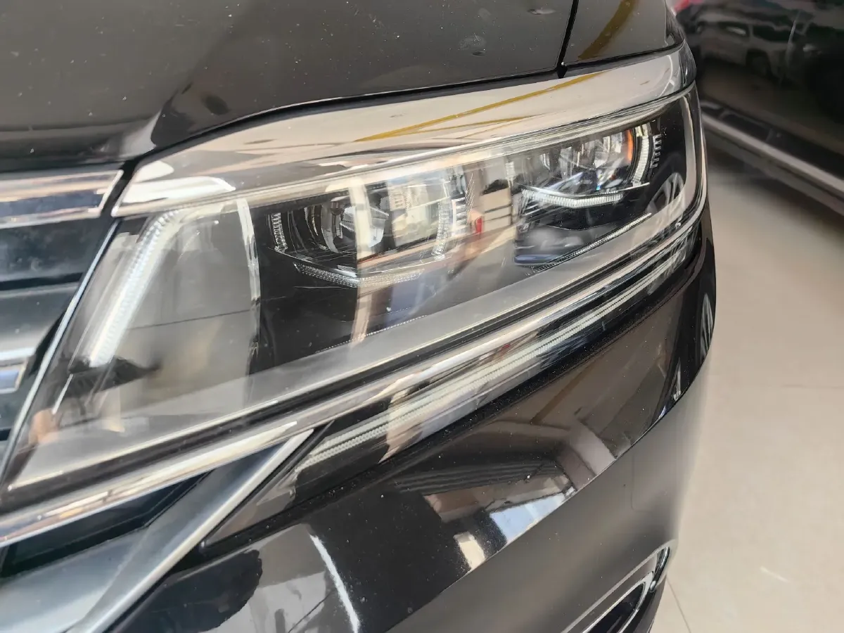 2016 Volkswagen Phideon 2.0T 224HP L4 7DCT,autocango,china used car exporter,china ev exporter,chinese used car exporter,chinese used ev exporter