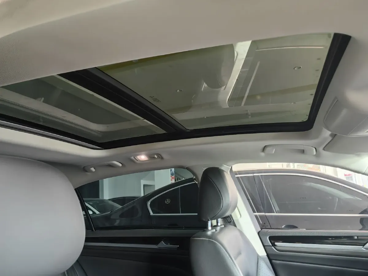 2016 Volkswagen Phideon 2.0T 224HP L4 7DCT,autocango,china used car exporter,china ev exporter,chinese used car exporter,chinese used ev exporter