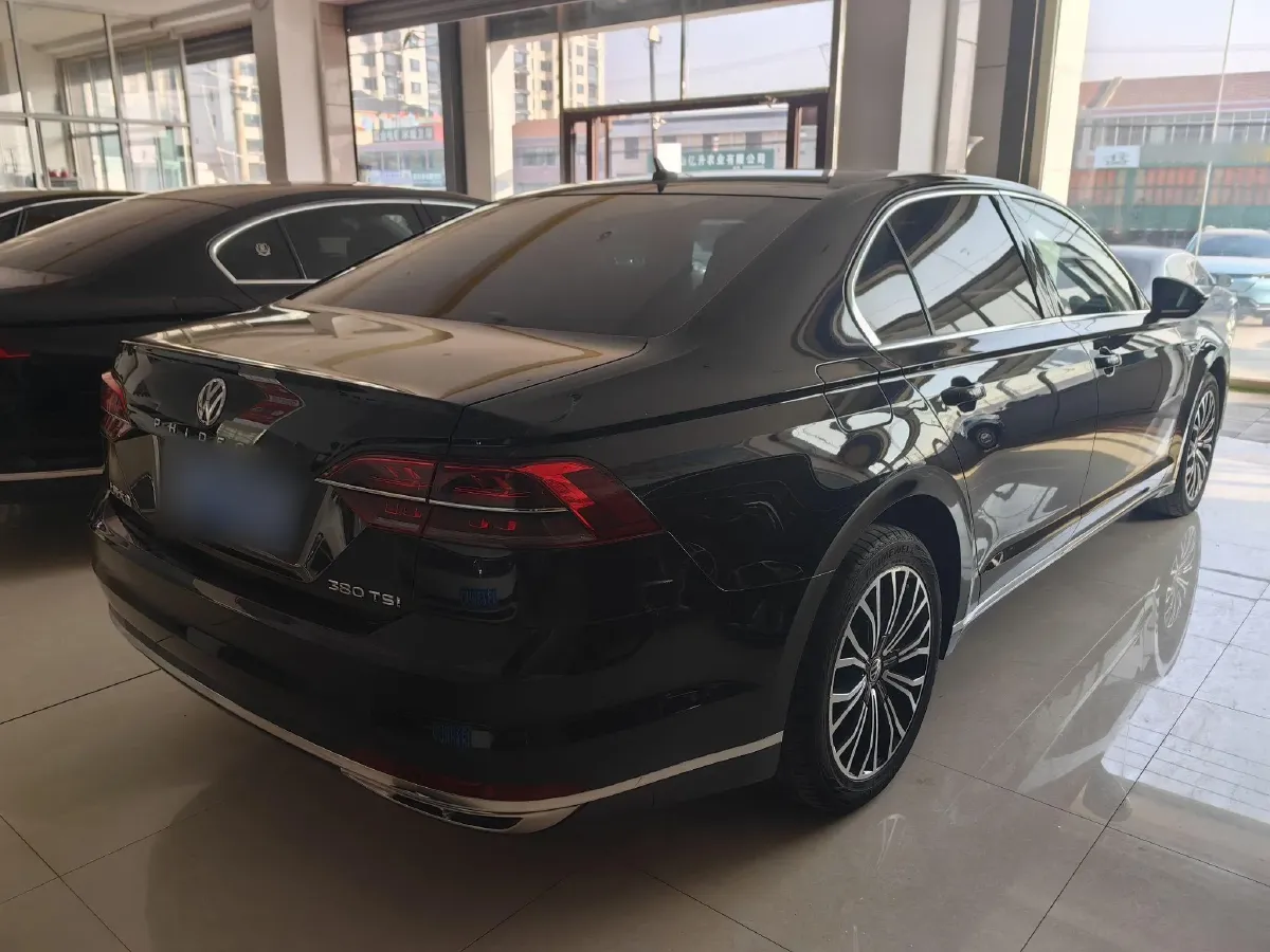 2016 Volkswagen Phideon 2.0T 224HP L4 7DCT,autocango,china used car exporter,china ev exporter,chinese used car exporter,chinese used ev exporter
