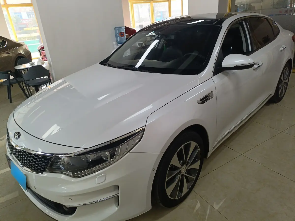 2016 Kia K5 2.0L 161HP L4 6AT