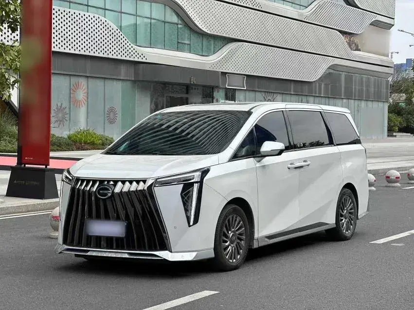 2023 GAC Trumpchi M8 2.0T 190HP L4 E-CVT Hybrid