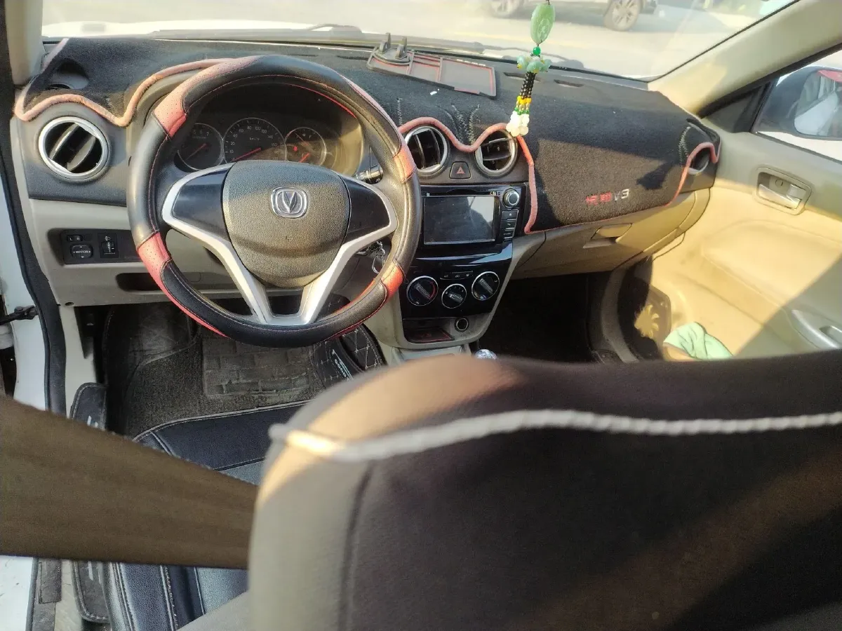 2015 ChangAn Alsvin V3 1.4L 101HP L4 5MT,autocango,china used car exporter,china ev exporter,chinese used car exporter,chinese used ev exporter