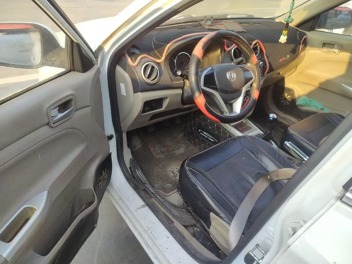 2015 ChangAn Alsvin V3 1.4L 101HP L4 5MT,autocango,china used car exporter,china ev exporter,chinese used car exporter,chinese used ev exporter