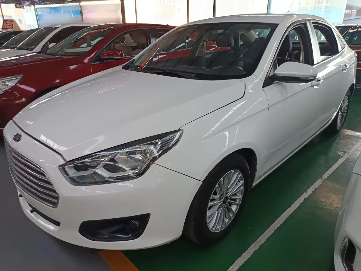 2015 Ford Escort 1.5L 113HP L4 5MT