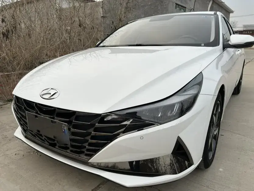 2022 Hyundai Elantra 1.5L 115HP L4 CVT