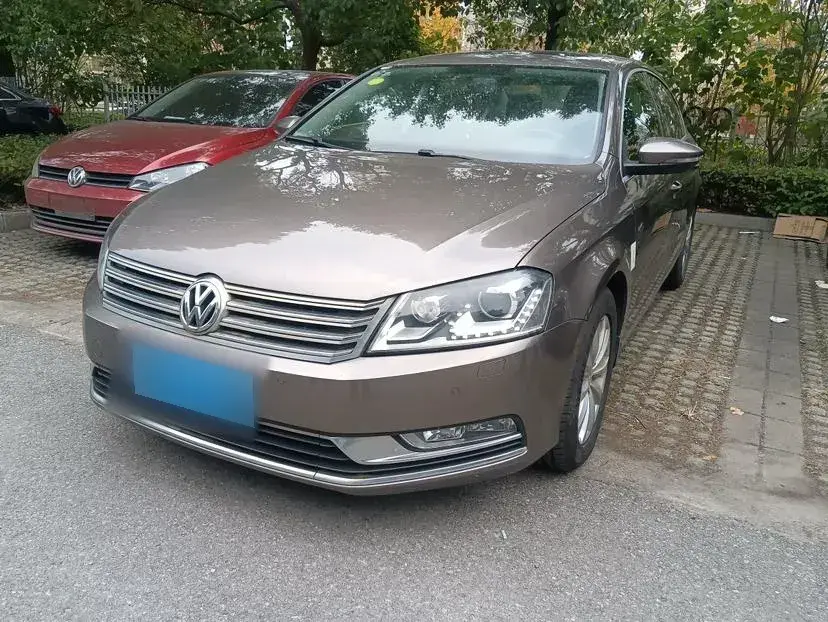 2013 Volkswagen Magotan 2.0T 200HP L4 6DCT