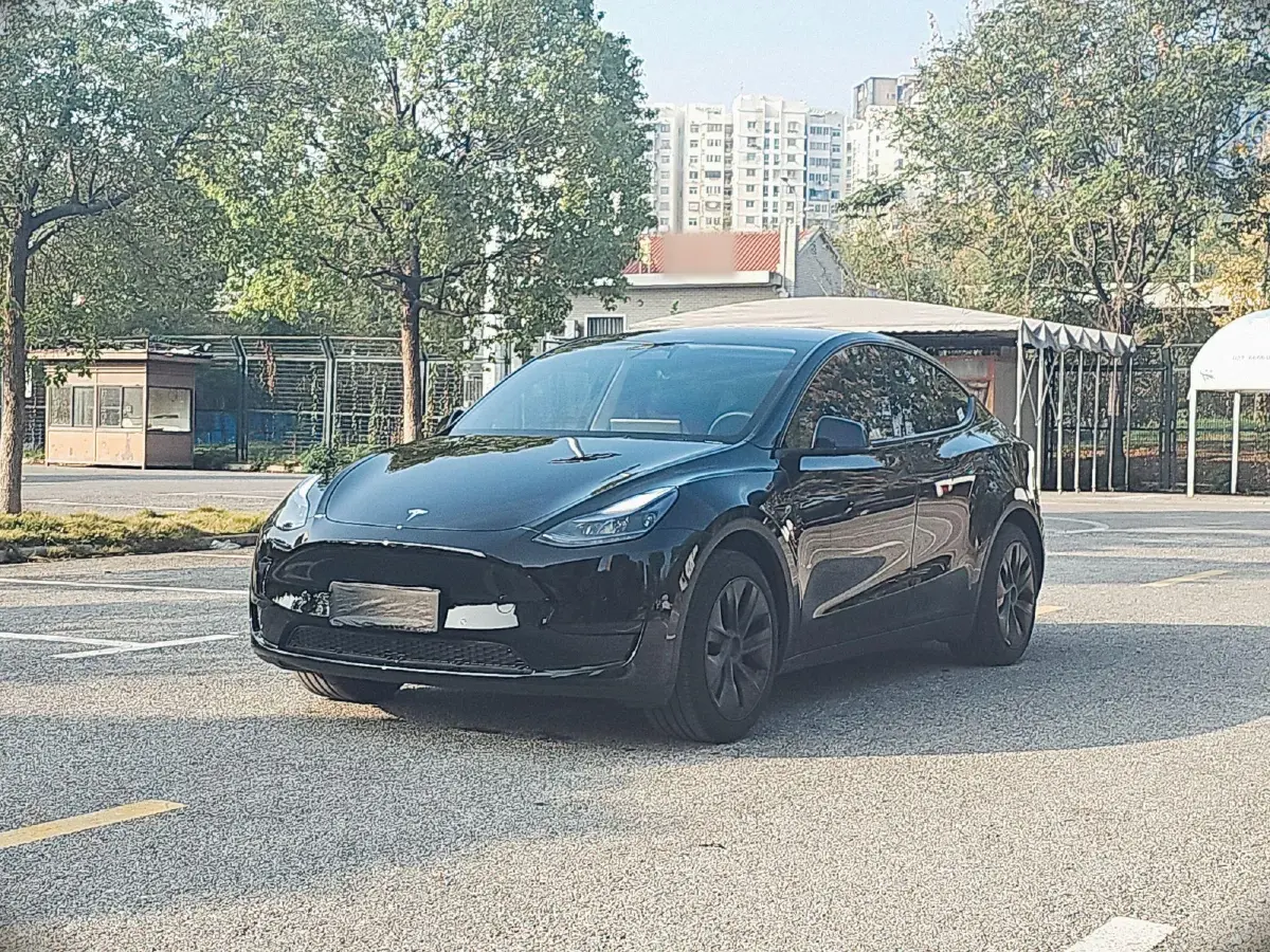 2023 Tesla Model Y BEV 60KWH